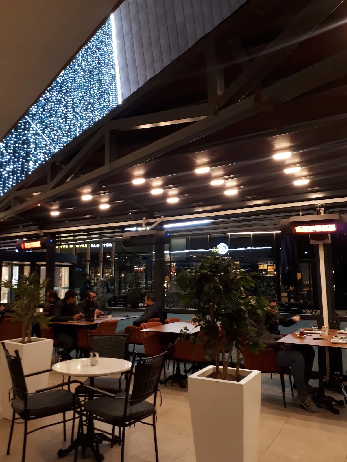 David People Coffee&Food — laptop-friendly cafe